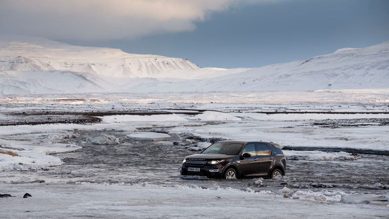 Illustration for article titled How to Drive on Snow and Ice